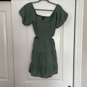 Windsor - Medium - Green - Cutout Dress